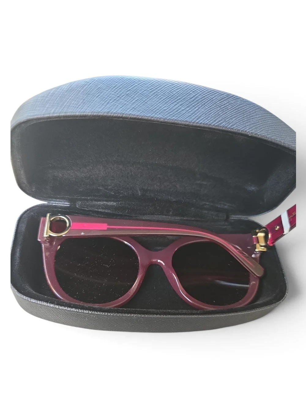 NWOT Women's Oversized Sunglasses in Burgundy - Salvatore Ferragamo